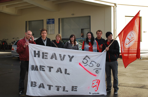 Heavy Metal Battle: Protestaktion der SJ Vorarlberg – Volle Solidarität mit den Metallerstreiks!