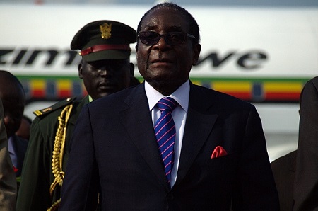 Abwendung der ZANU-PF gegen Mugabe verstärkt Krise in Simbabwe