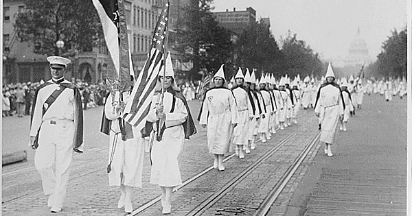 The Ku Klux Klan on parade down Pennsylvania Avenue 1928