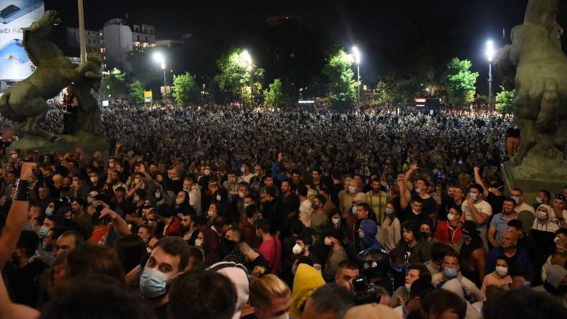 Thesen über die gestrigen Proteste in Serbien