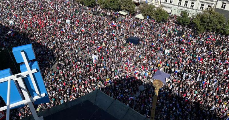 Tschechien: Massendemonstration gegen Teuerung und Krieg