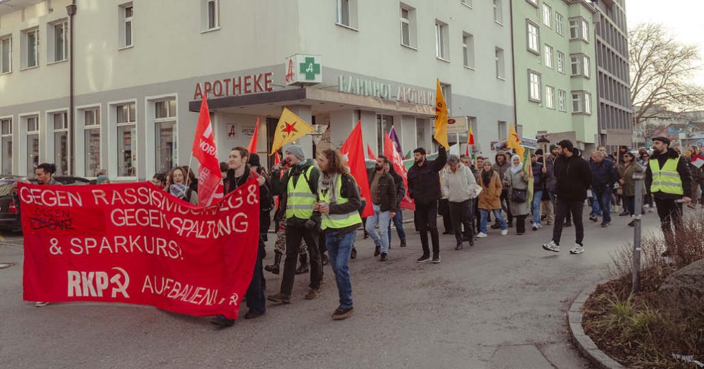 Vorarlberg: Lautstarke Demo sagt FPÖ & ÖVP den Kampf an!